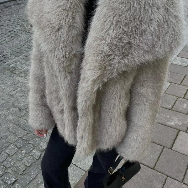 Elegantní umělé kožich pro maximální teplo