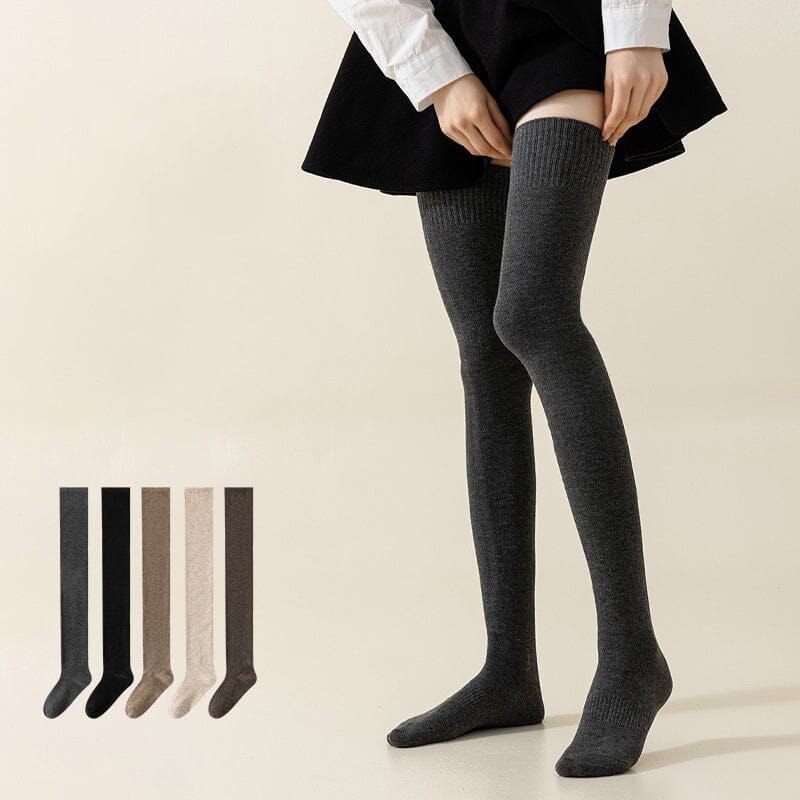 Ciorapi Groși și Confortabili: Căldură și Eleganță în Iarnă