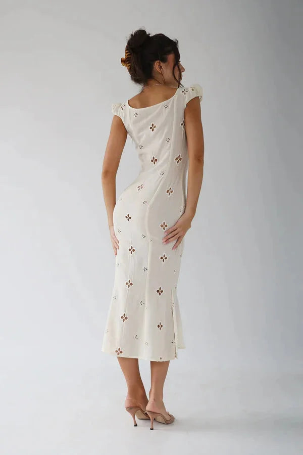 Robe en coton brodé